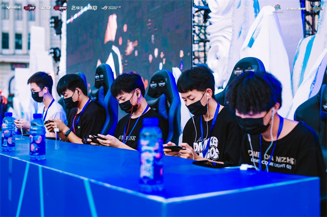 正在助推球 正在助推球